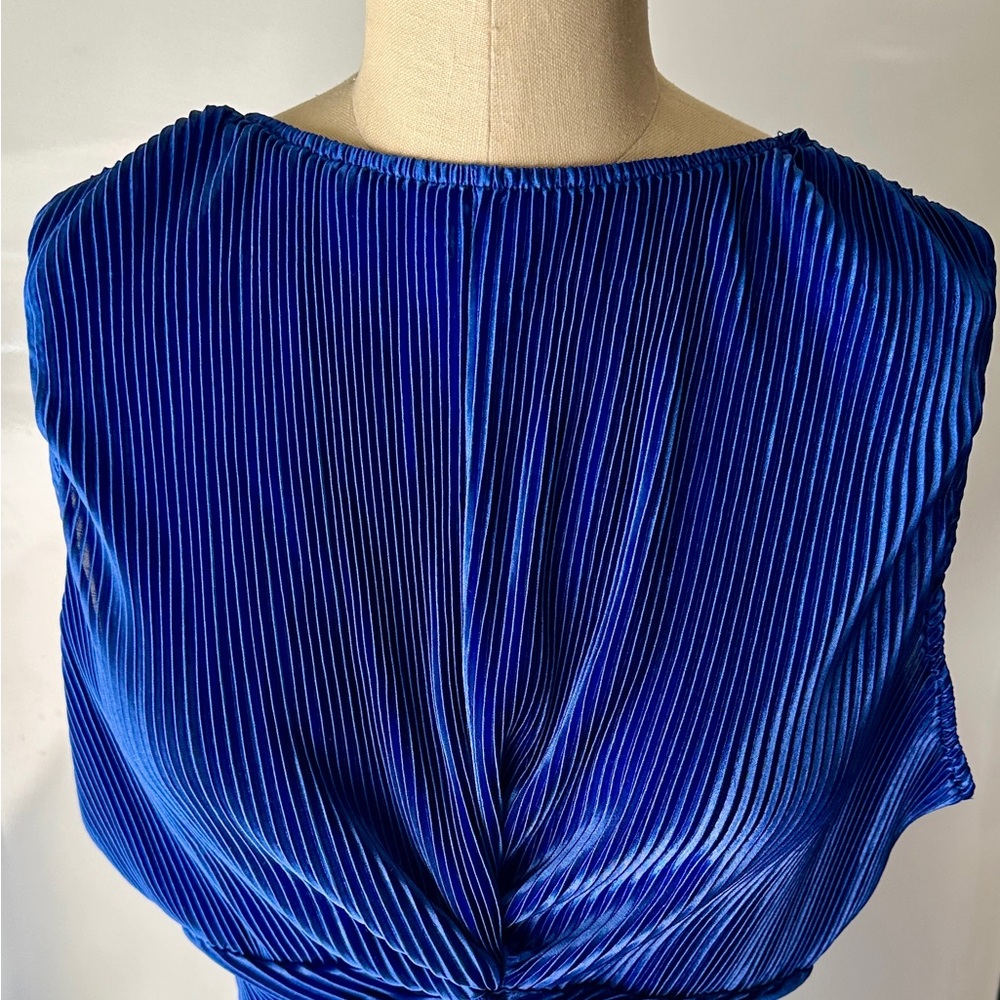 Crop top - Picture 2 of 4